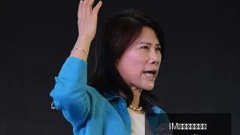 米切尔领衔，骑士，IM体育，队西班牙海滩盛宴，女伴同框曝光